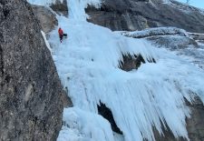 Sortie cascade de glace dans la vallée du Haut-Giffre