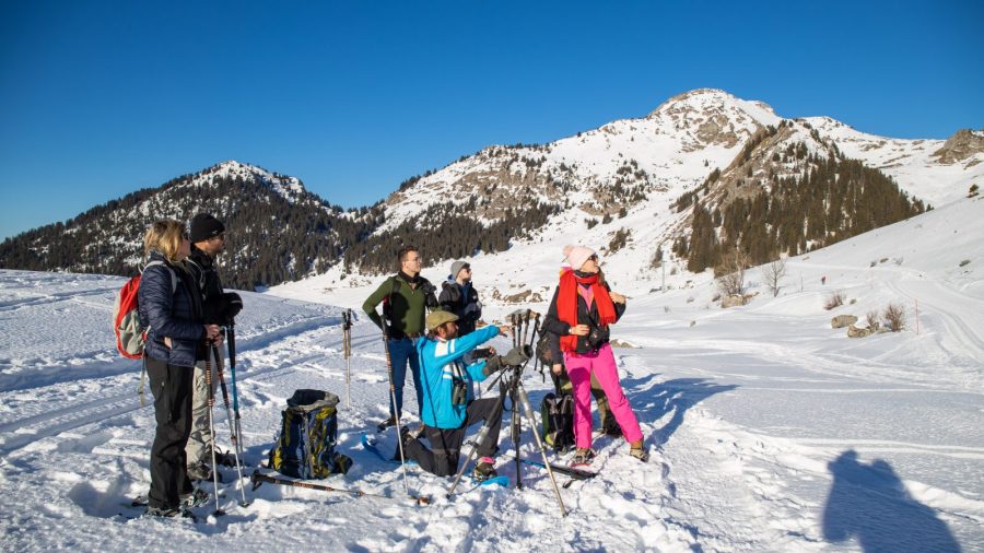 Journée Raquettes avec fondue Suisse en chalet privé_Morillon