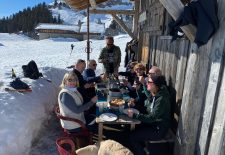 Journée Raquettes avec fondue Suisse en chalet privé