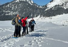 Randonnée accompagnée en raquettes : la vie en montagne