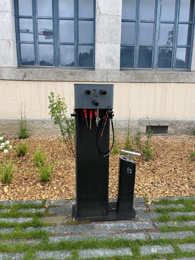 Borne de services vélo_Châtillon-sur-Cluses