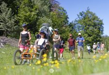 Présentation des vélos adaptés et fauteuils tout terrain